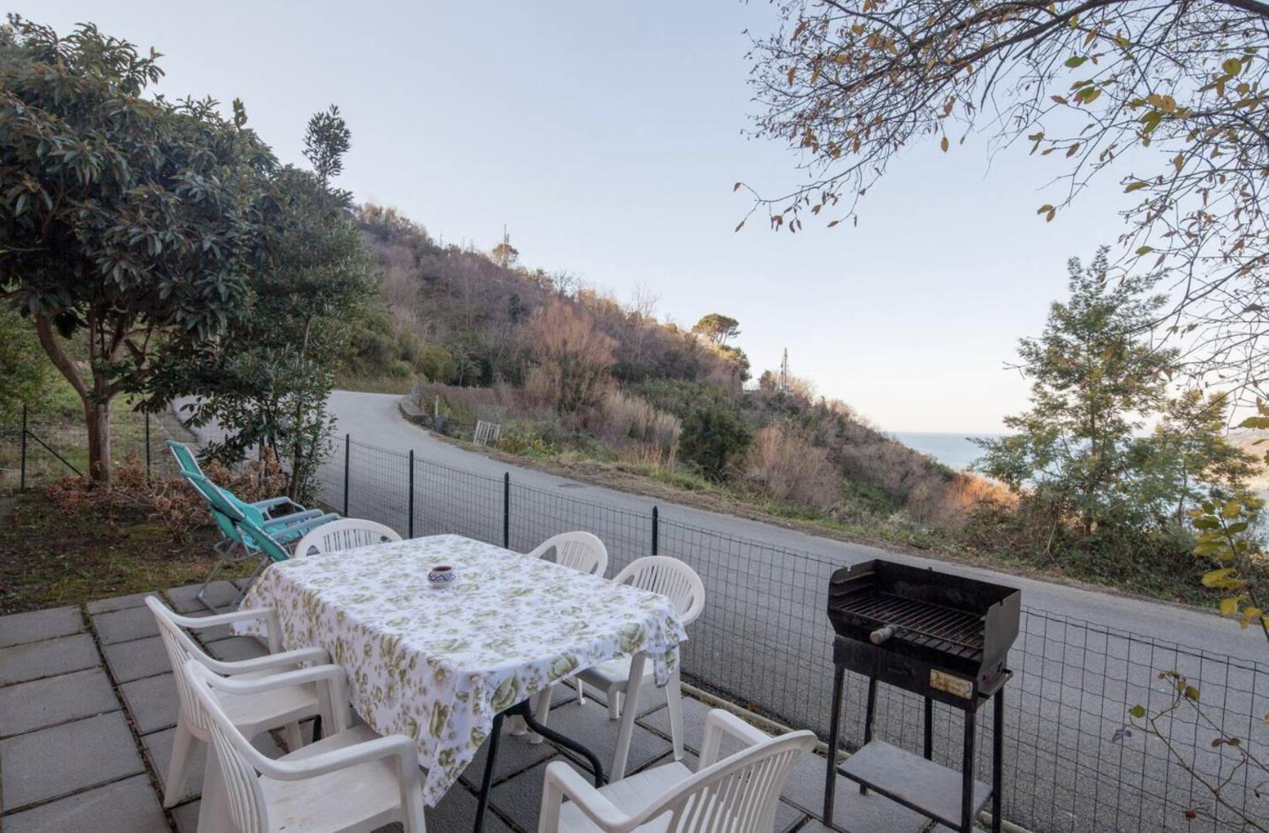 I Venti Apartment Леванто Екстериор снимка